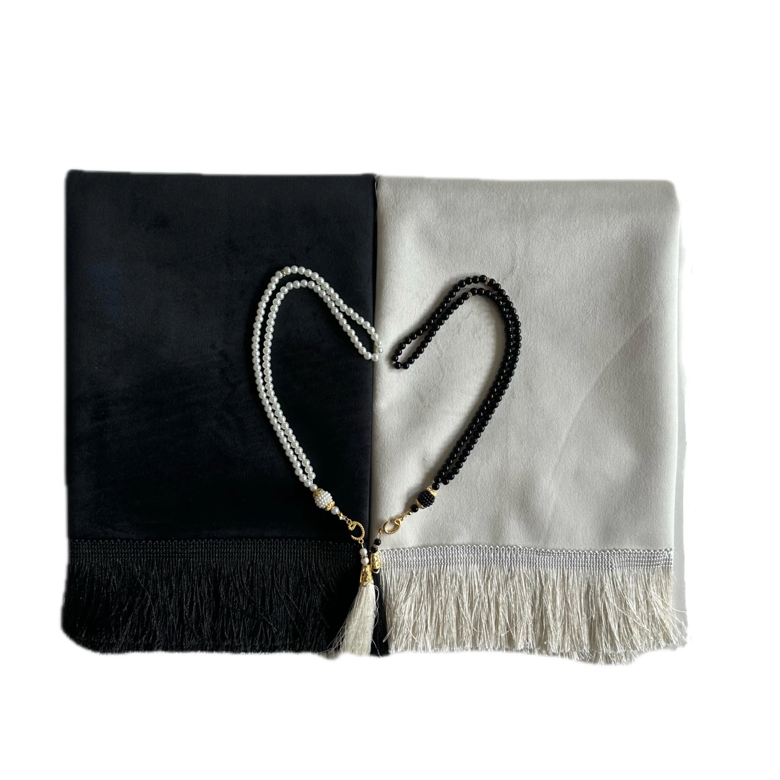 Simple and luxurious Velvet Distraction Free Islamic Prayer Mat - (Tasbih included) Bazaar