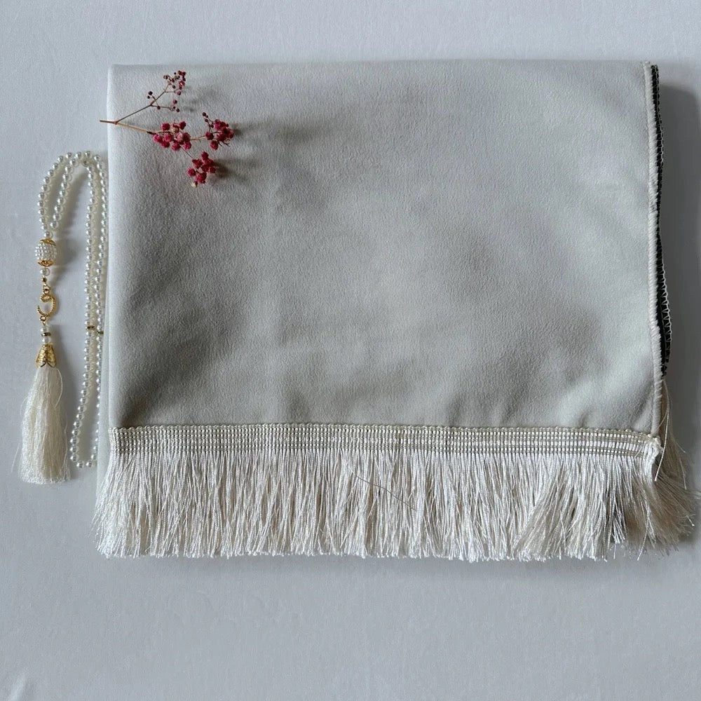 Simple and luxurious Velvet Distraction Free Islamic Prayer Mat - (Tasbih included) Bazaar